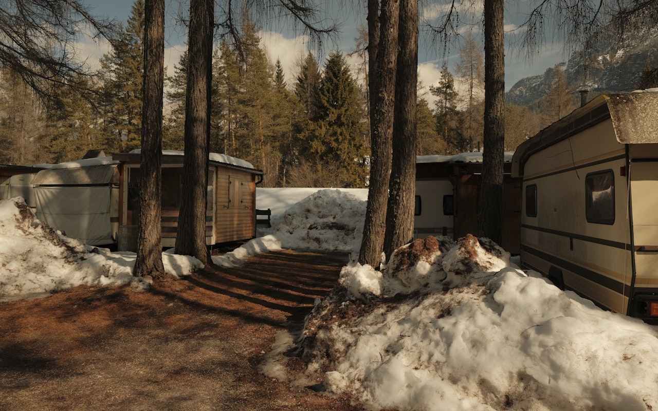 Caravans op een kampeerplek
