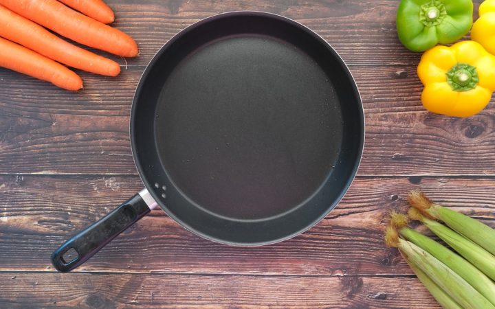 Koekenpan met verse groenten