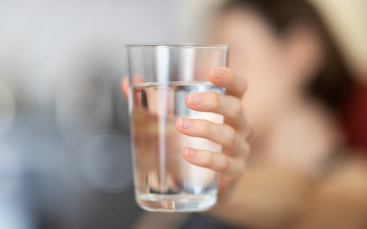 Glas helder gefilterd water