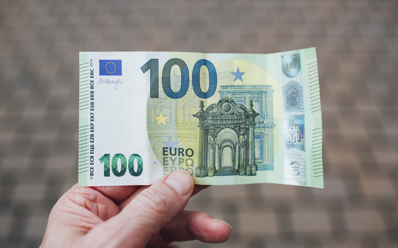 Een biljet van 100 euro