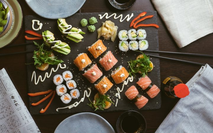 Sushi op een bord