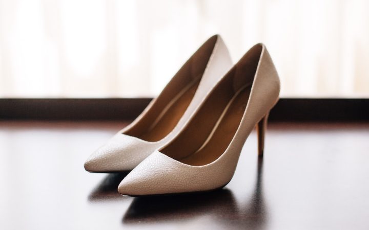 Witte bruidsschoenen met hak