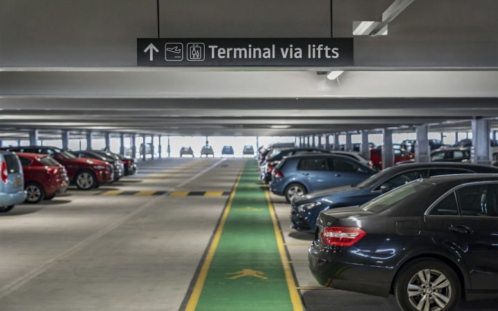 Wat kost parkeren eindhoven airport
